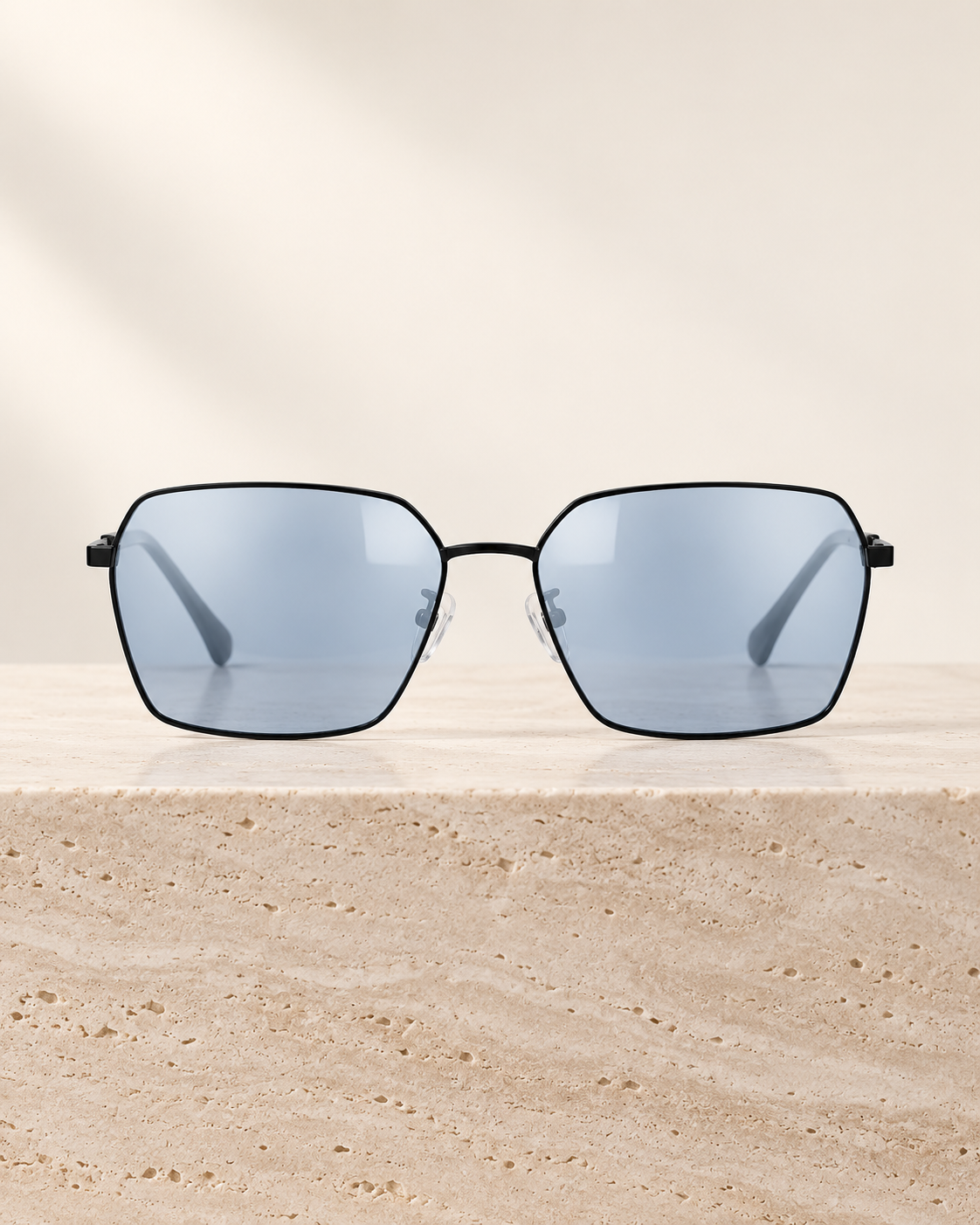Photochromic sunglasses