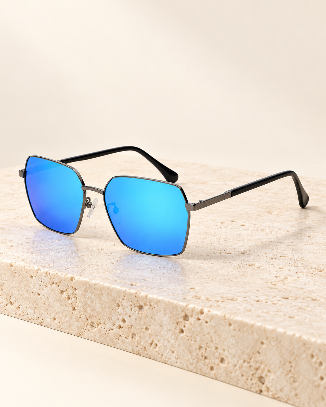 Photochromic sunglasses